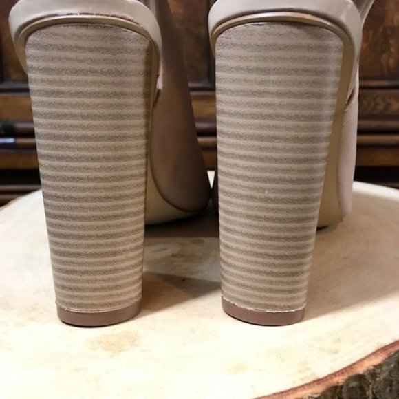 NWOT Sand Open Toe Open Back Rounded Triangular Heel Bootie - Picture 4 of 6